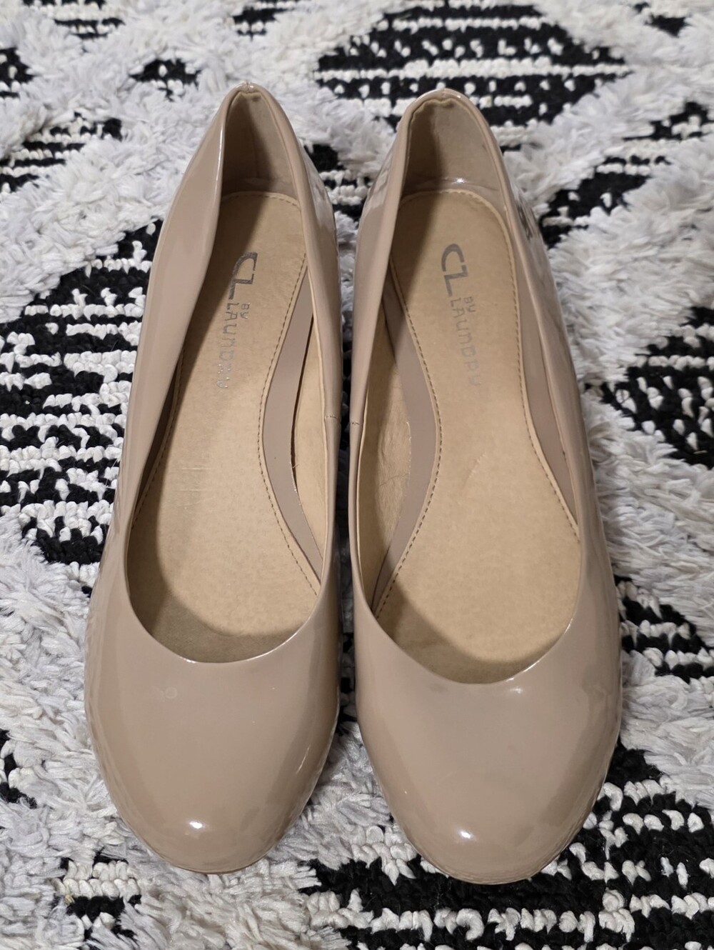 CL By Laundry Nude Patent Leather Wedges 9